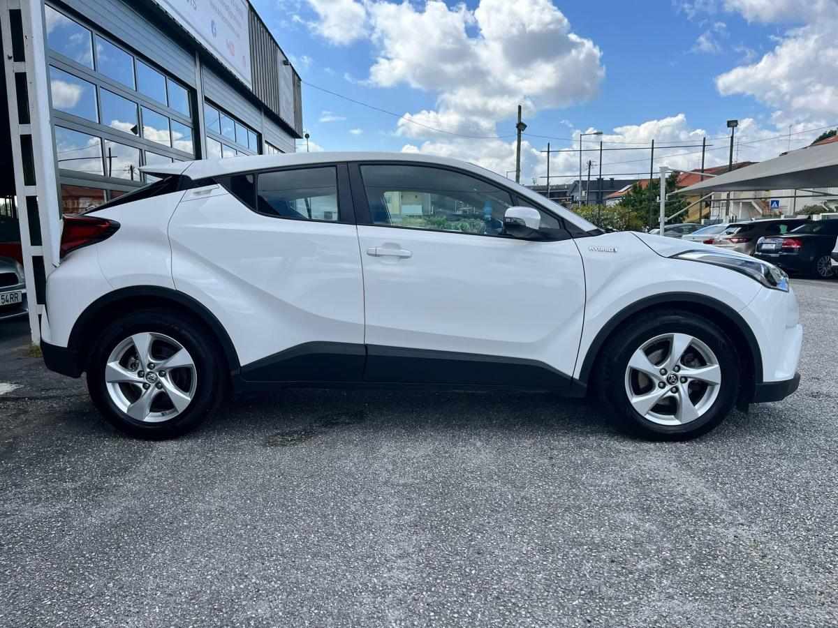 toyota-c-hr-hybrid-1-8-vvt-i-2019-hibrido-a-gasolina-1798cc