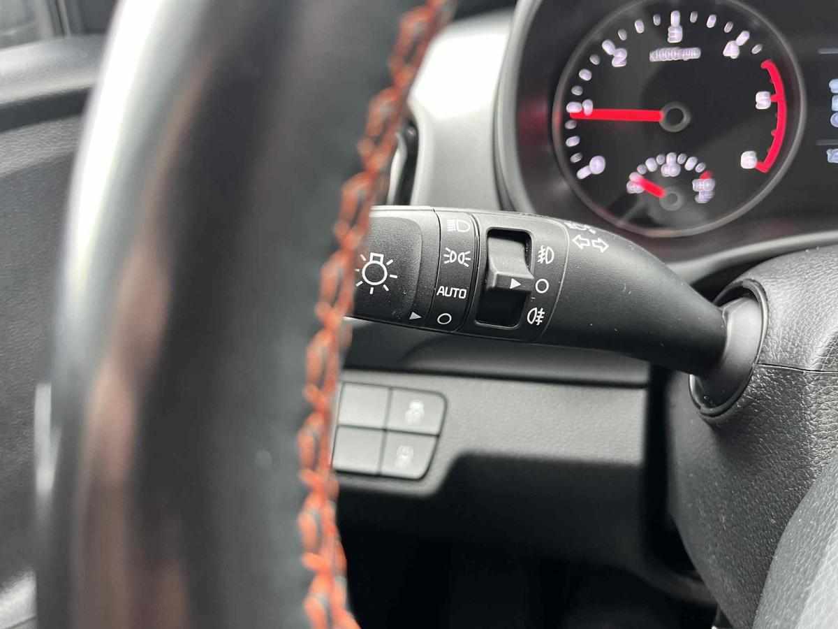kia-stonic-1-6-116cv-2019-diesel-1598cc