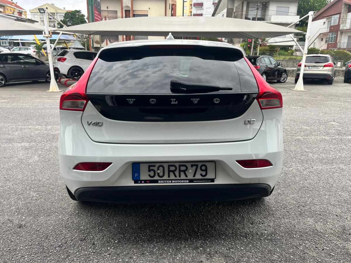 volvo-v40-d2-2016-diesel-1969cc