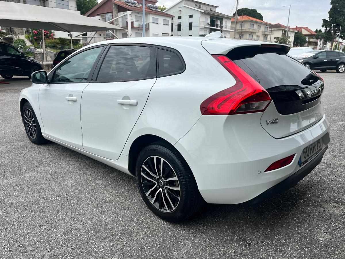 volvo-v40-d2-2016-diesel-1969cc