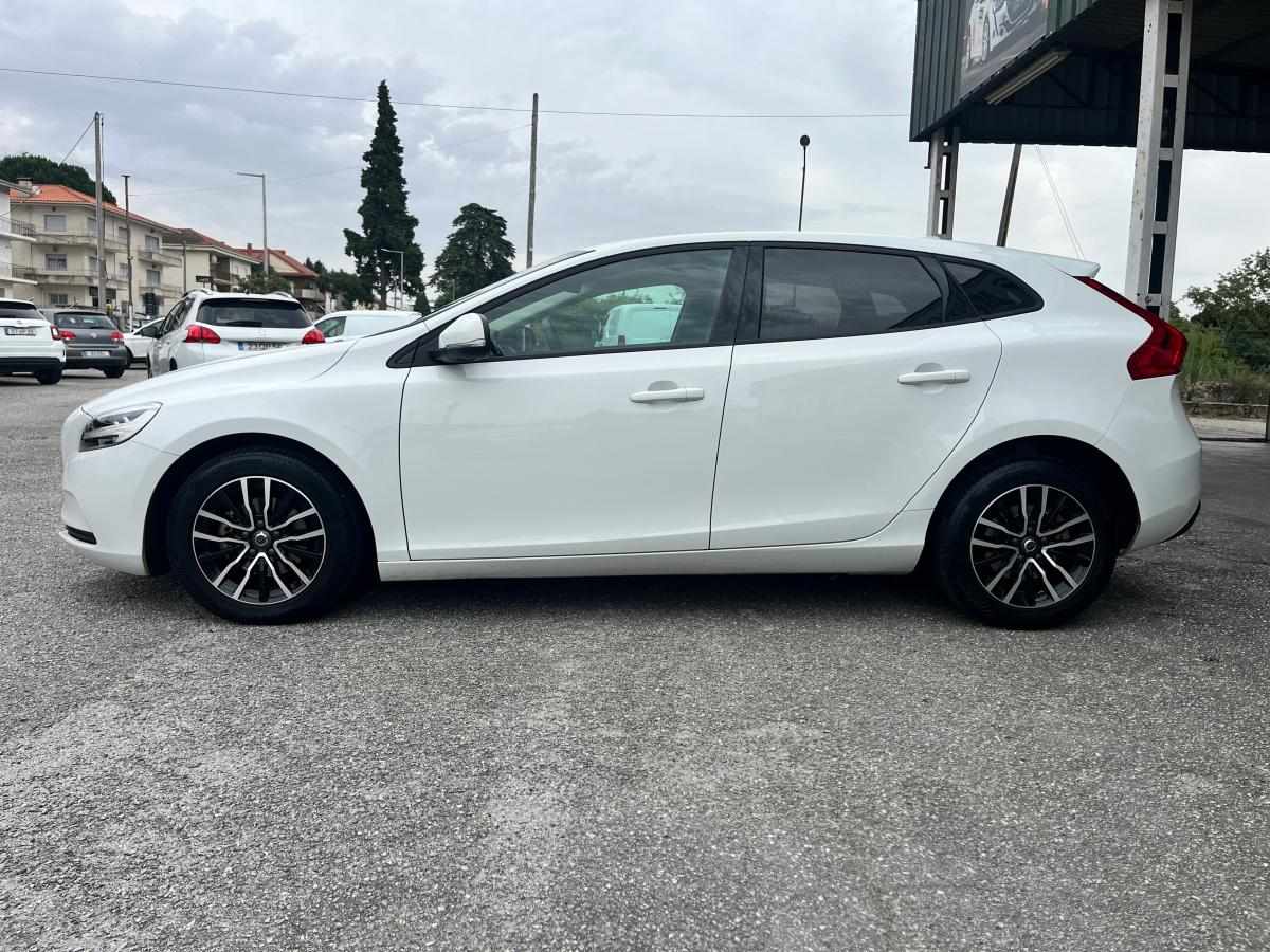 volvo-v40-d2-2016-diesel-1969cc