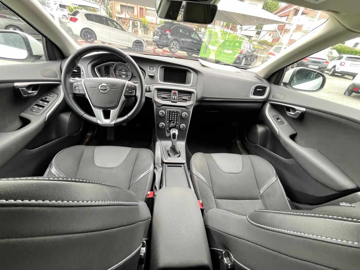 volvo-v40-d2-2016-diesel-1969cc