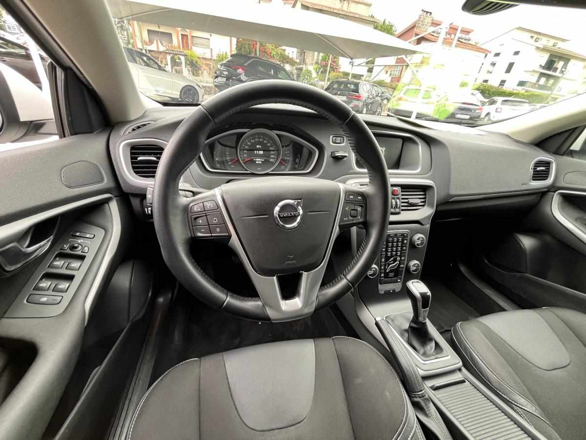 volvo-v40-d2-2016-diesel-1969cc