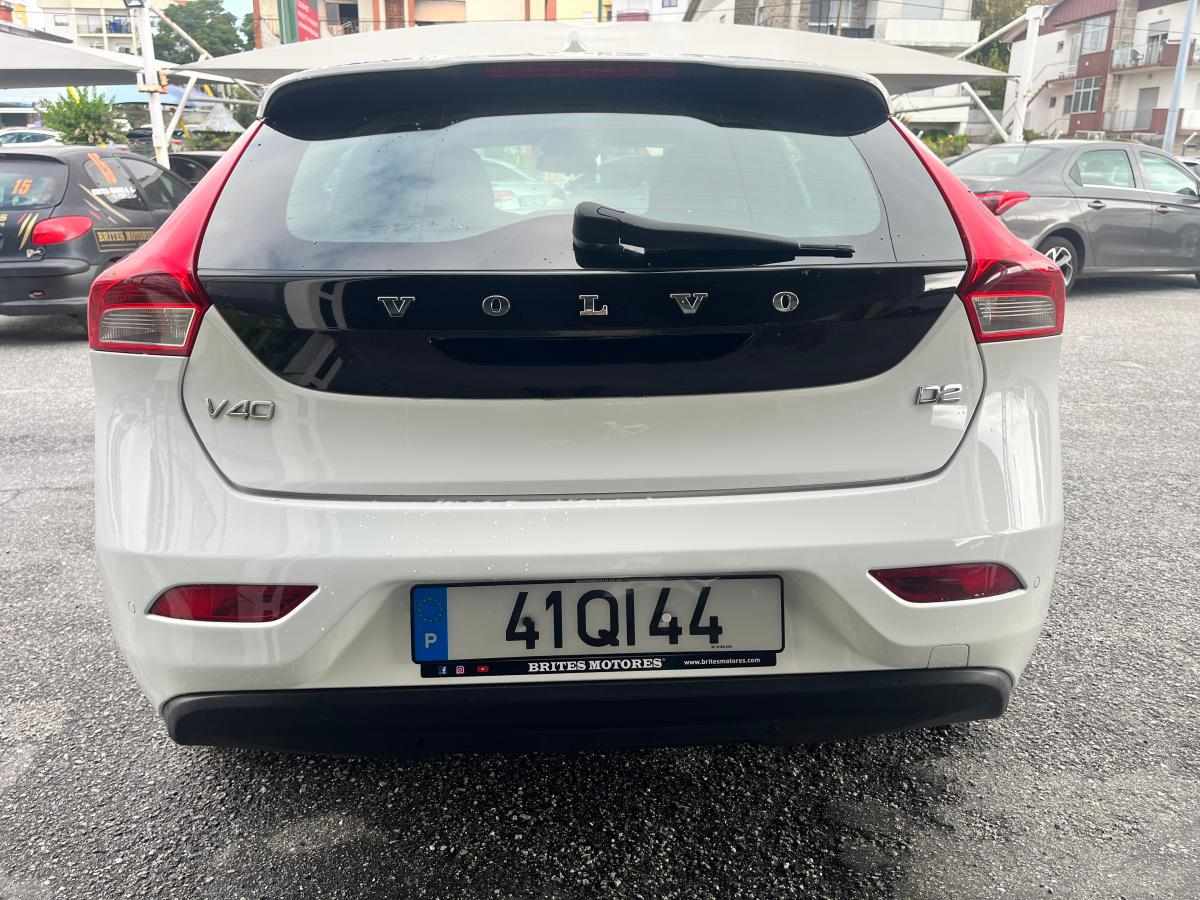 volvo-v40-d2-2015-diesel-1969cc