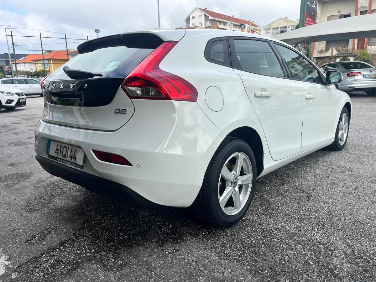 volvo-v40-d2-2015-diesel-1969cc