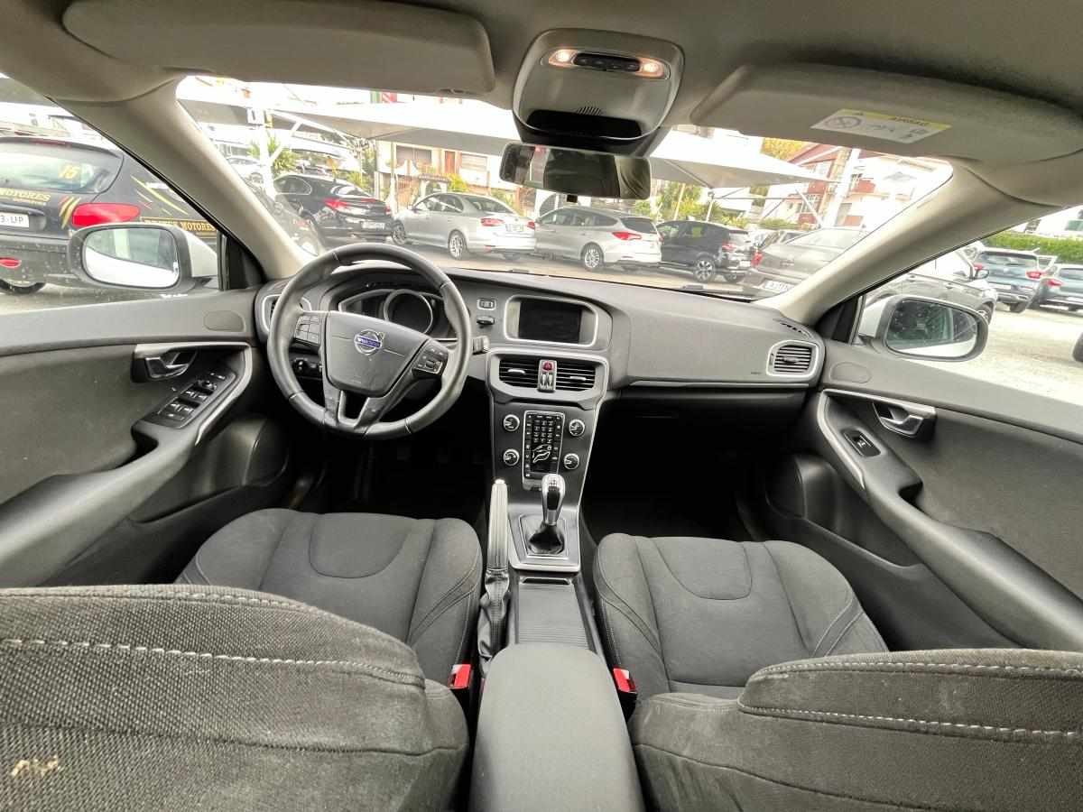 volvo-v40-d2-2015-diesel-1969cc