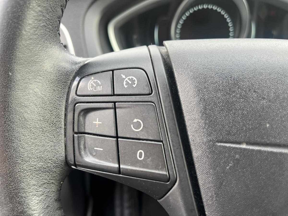 volvo-v40-d2-2015-diesel-1969cc