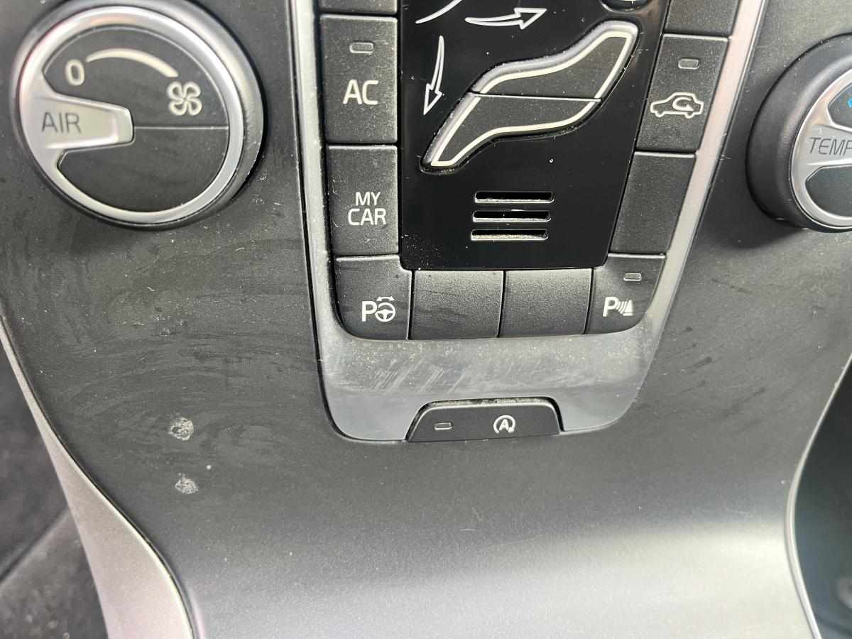 volvo-v40-d2-2015-diesel-1969cc