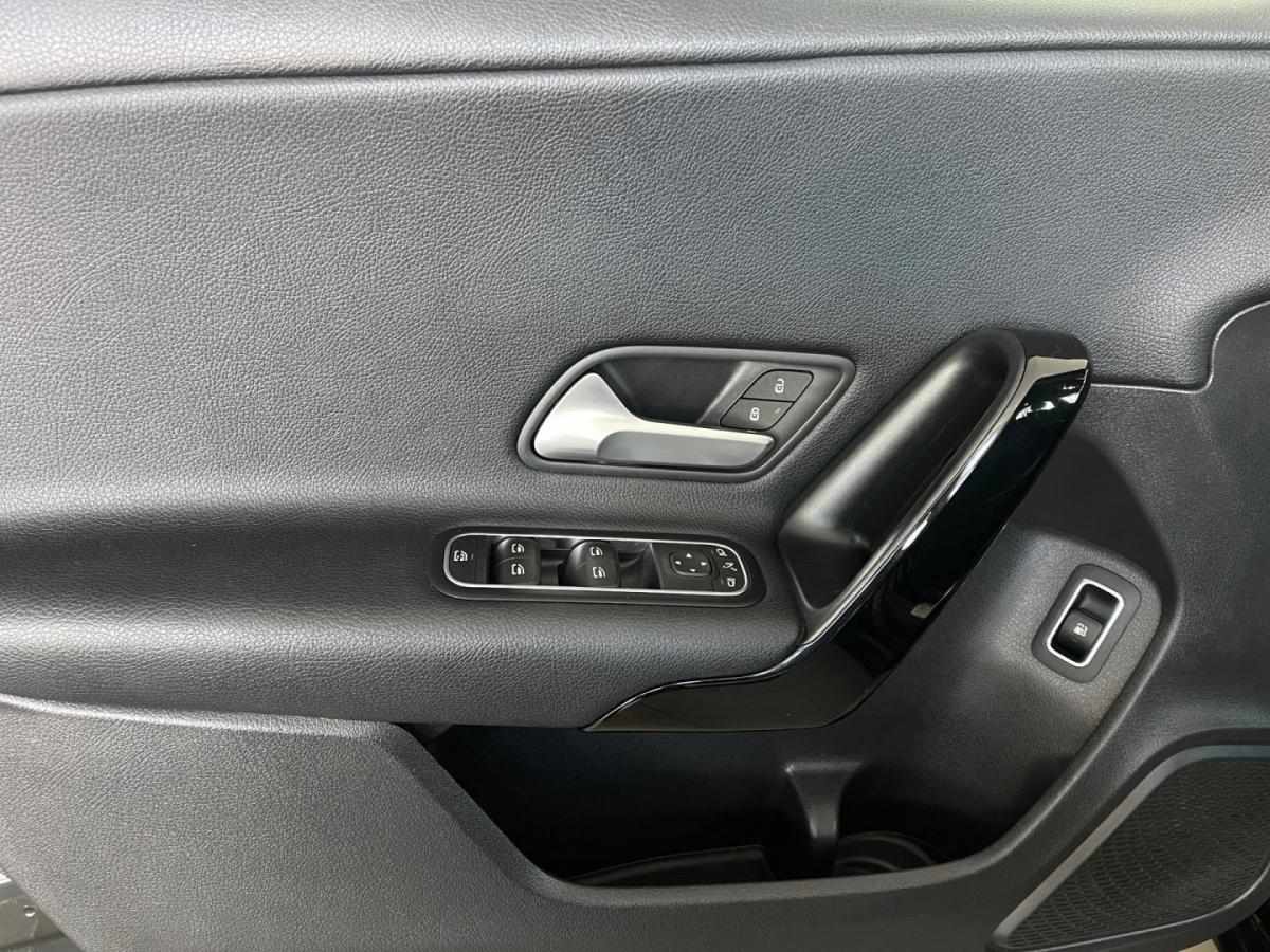 mercedes-benz-classe-a-2020-hibrido-1332cc