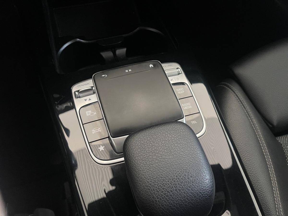 mercedes-benz-classe-a-2020-hibrido-1332cc