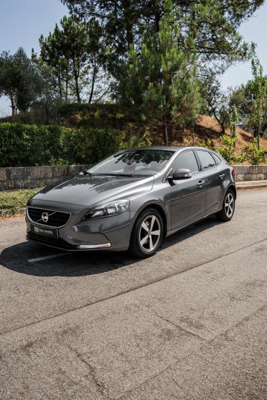 volvo-v40-2014-diesel-1560cc