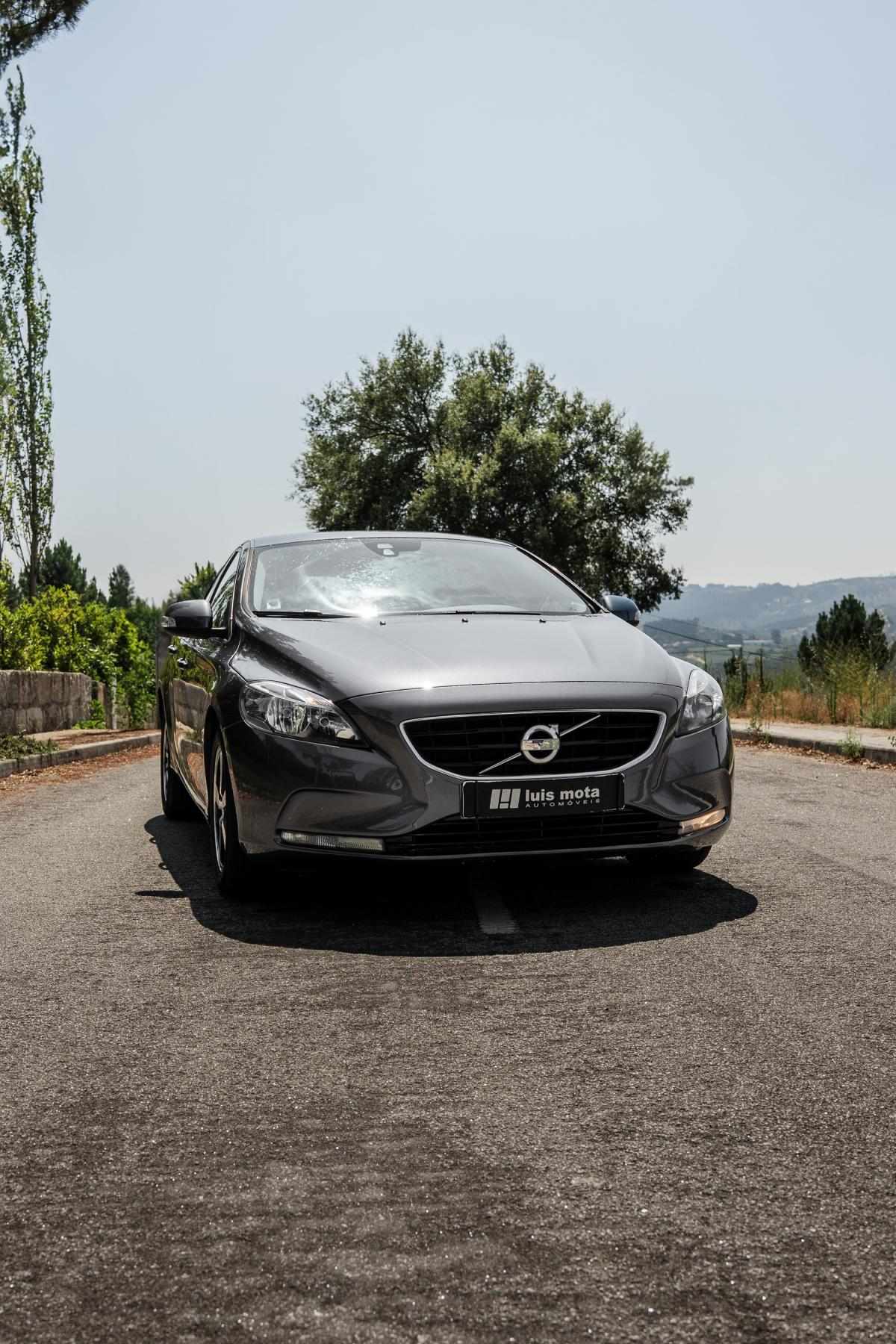 volvo-v40-2014-diesel-1560cc