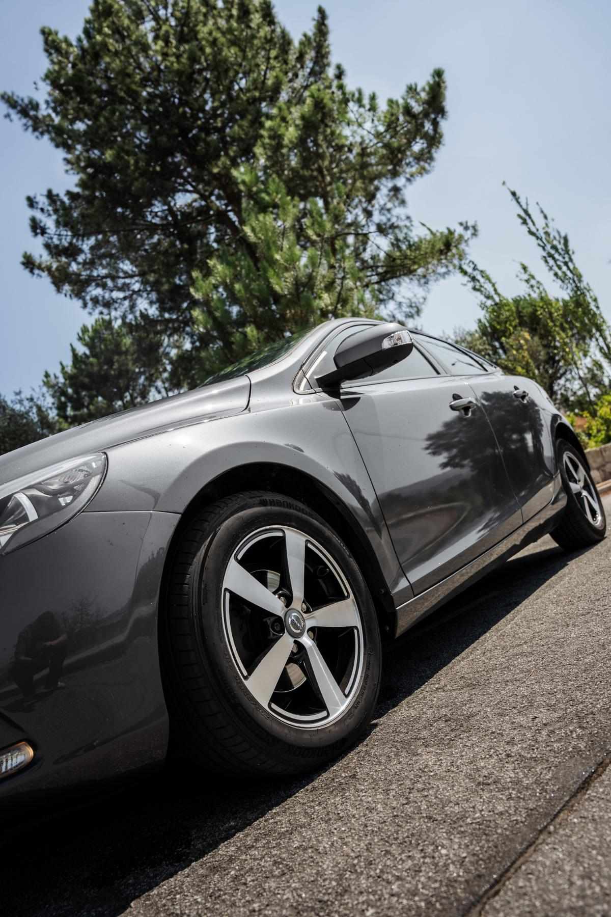 volvo-v40-2014-diesel-1560cc