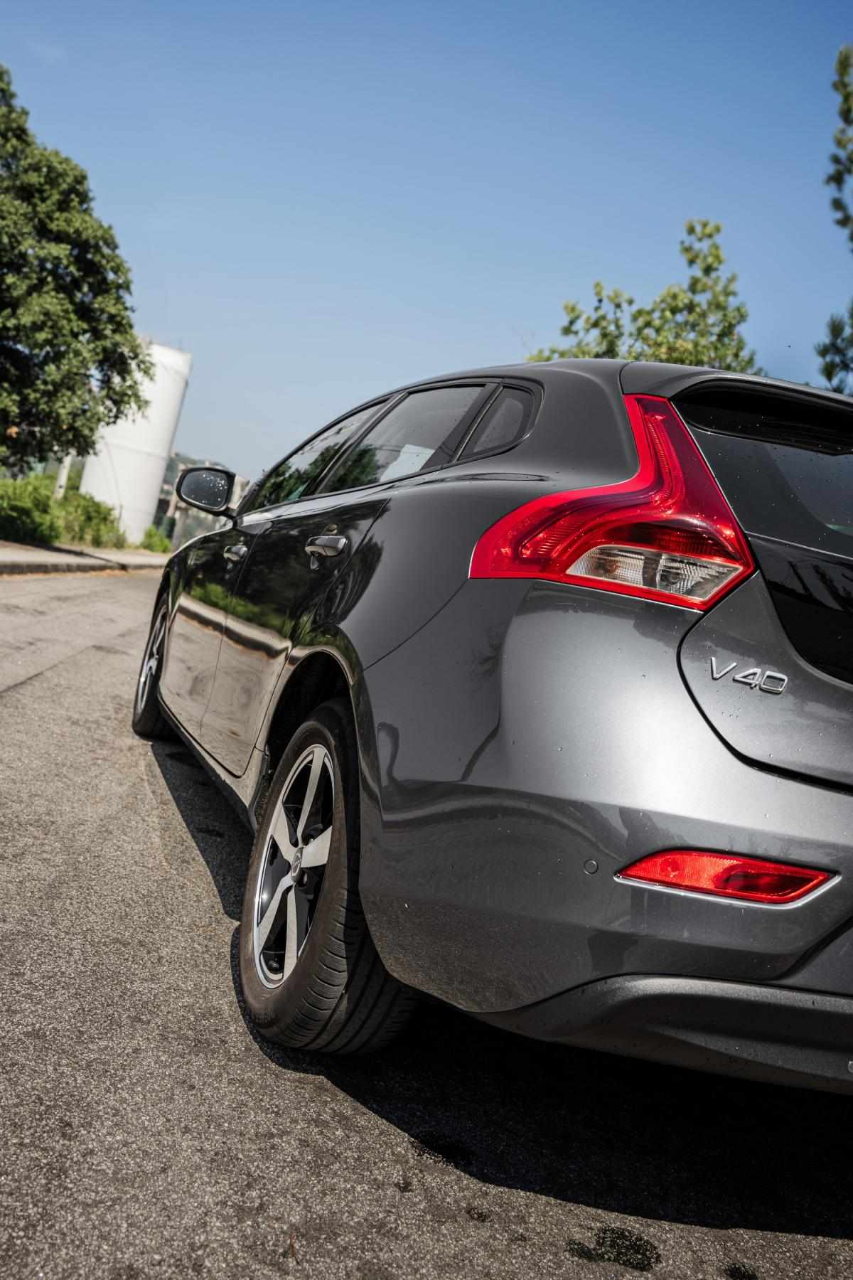 volvo-v40-2014-diesel-1560cc
