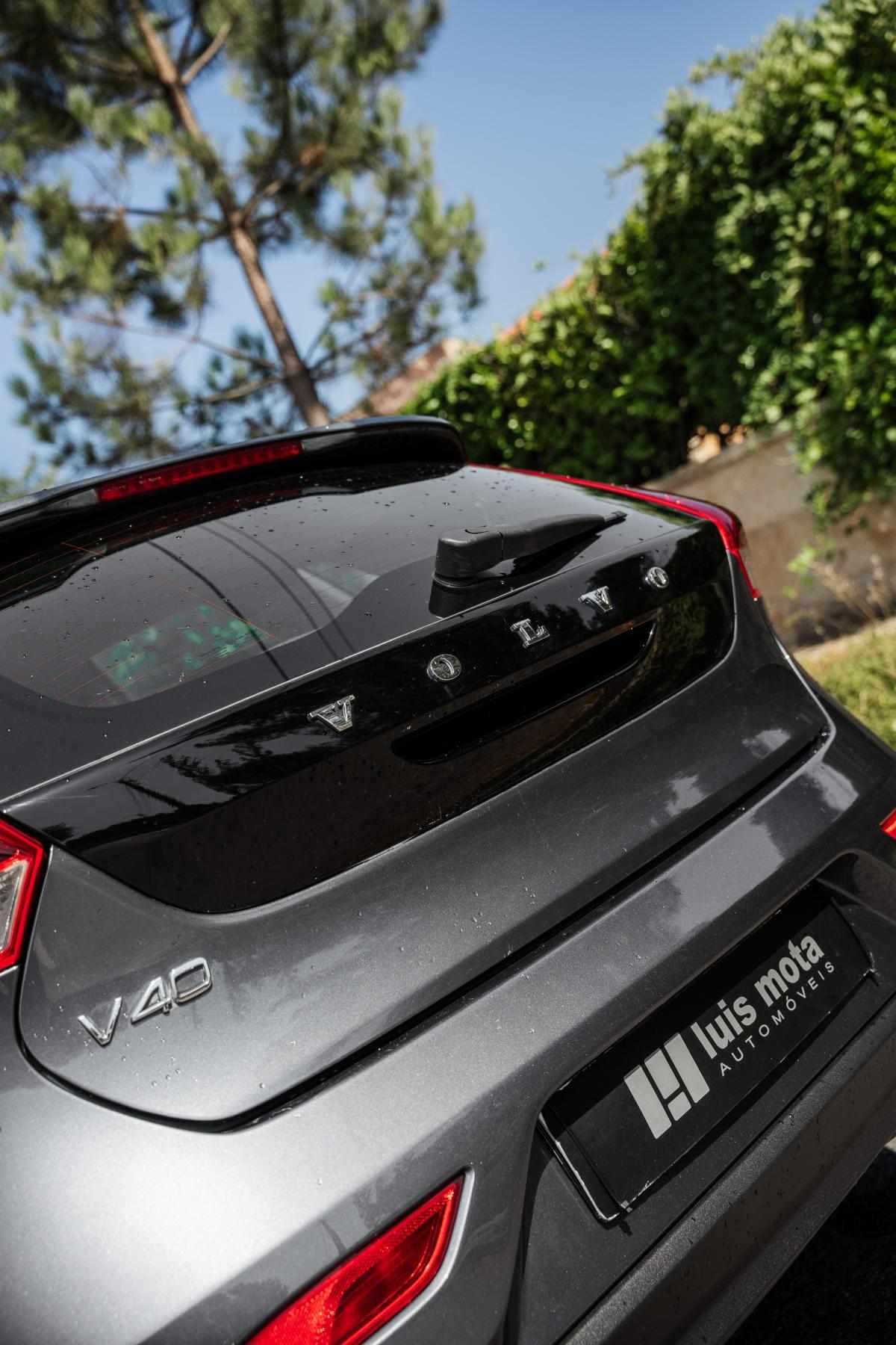 volvo-v40-2014-diesel-1560cc