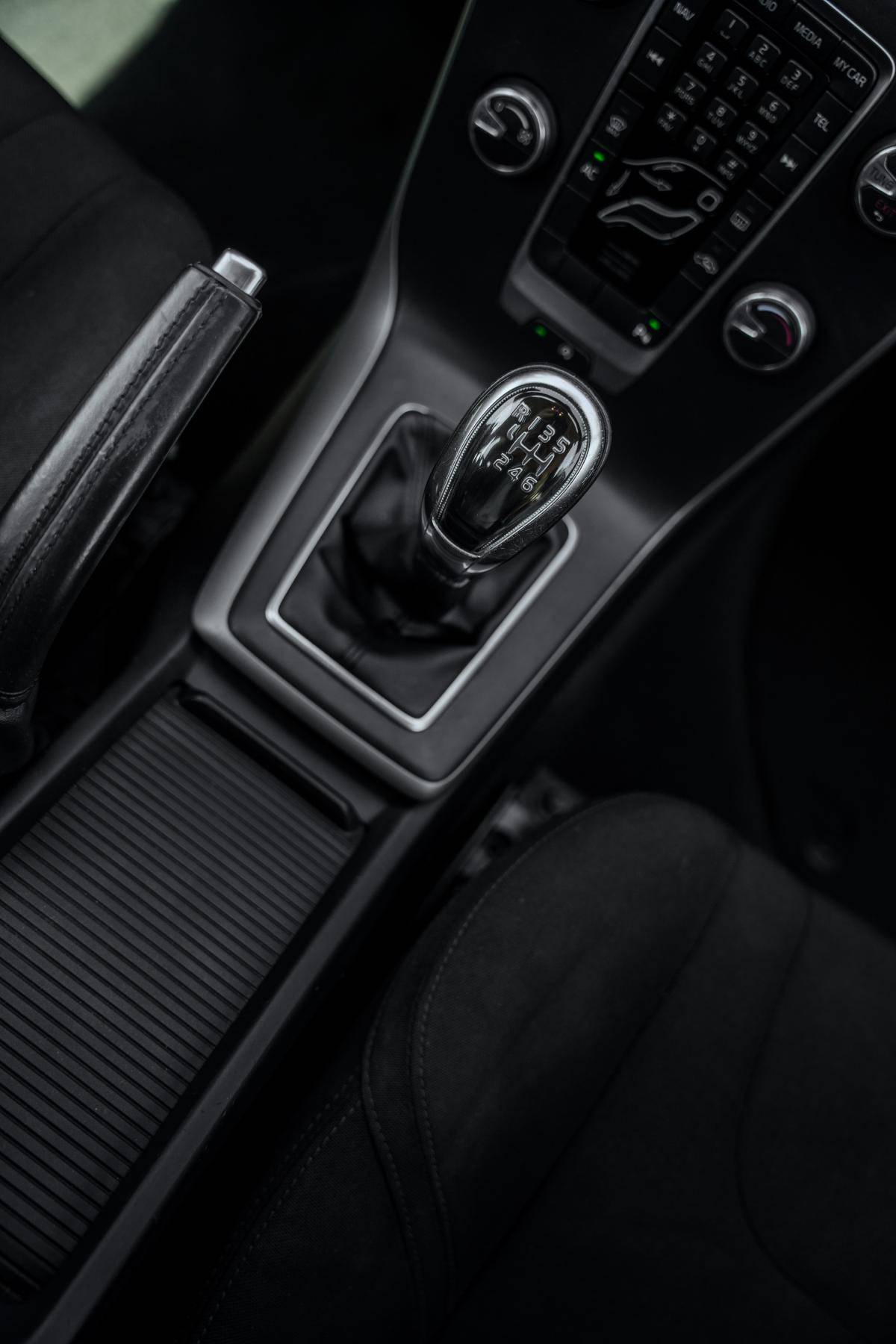 volvo-v40-2014-diesel-1560cc