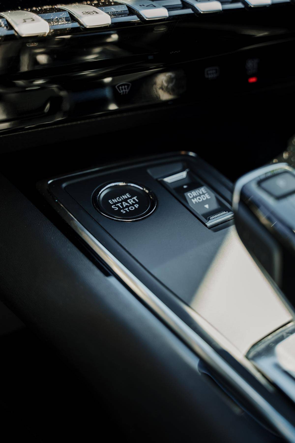 peugeot-508-sw-2023-hibrido-a-gasolina-1598cc