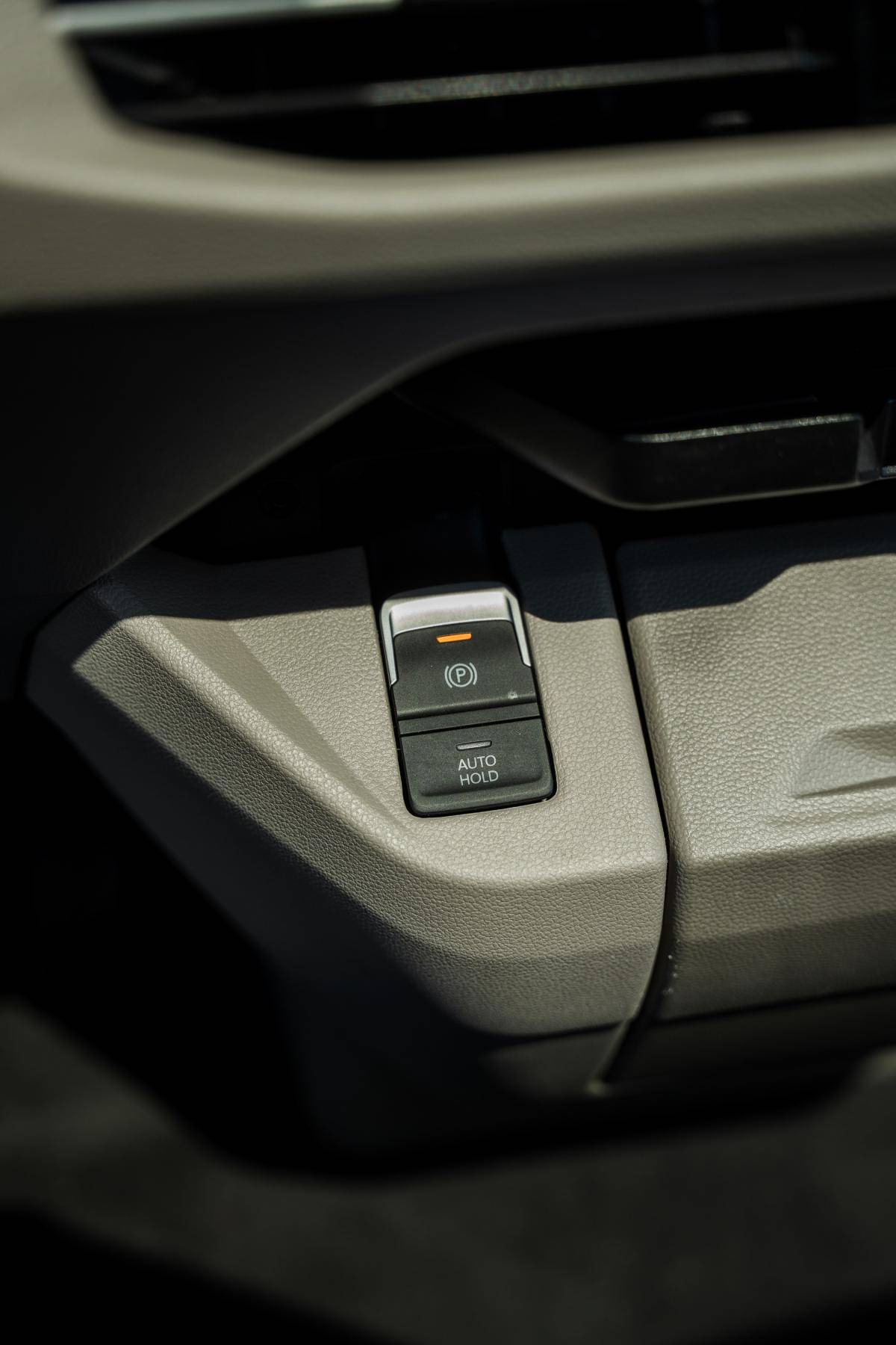 volkswagen-multivan-2024-hibrido-a-gasolina-1395cc