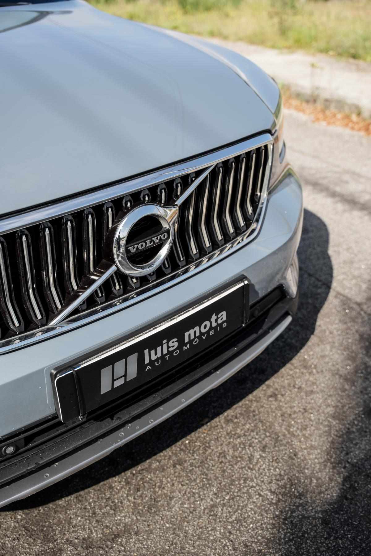 volvo-xc40-2021-hibrido-a-gasolina-1477cc