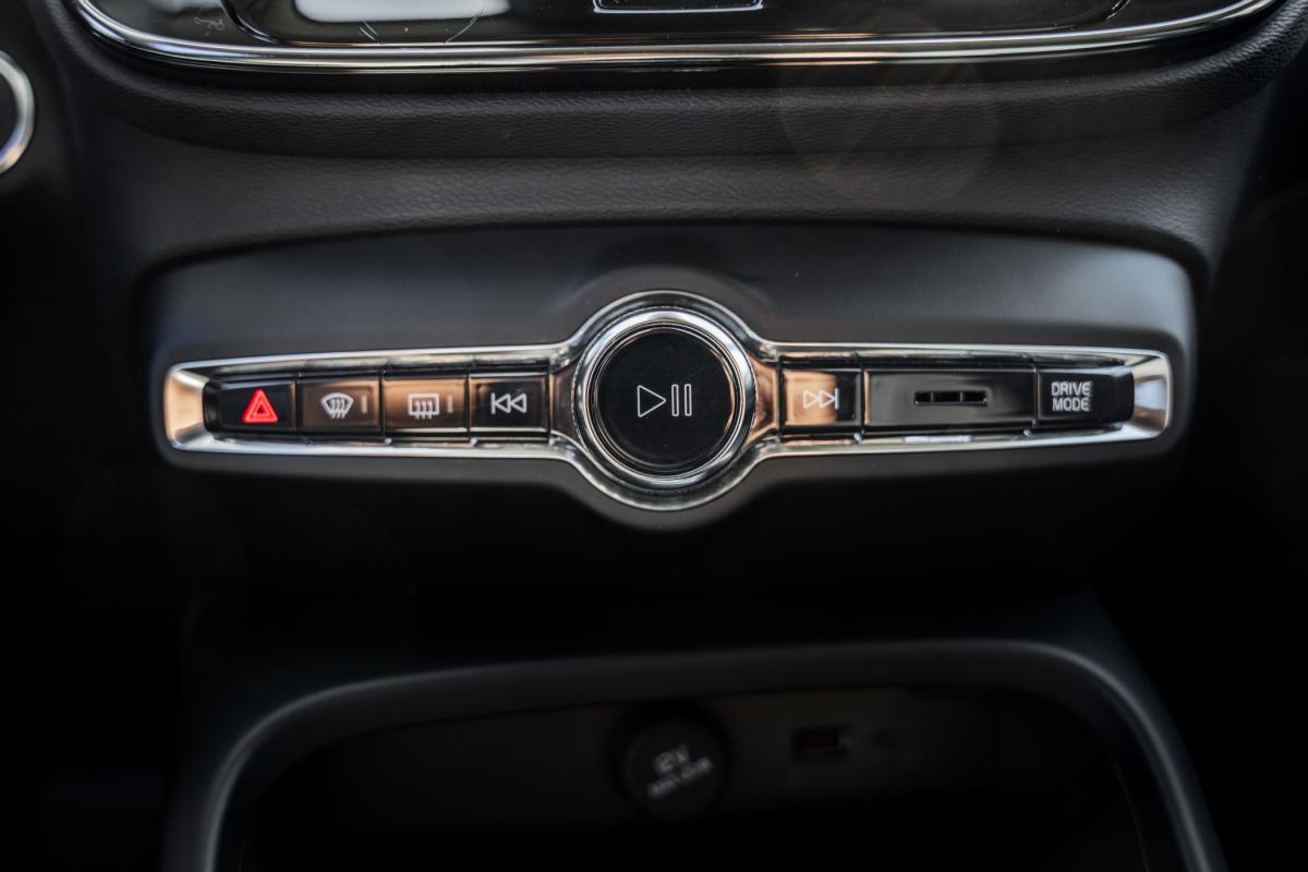 volvo-xc40-2021-hibrido-a-gasolina-1477cc