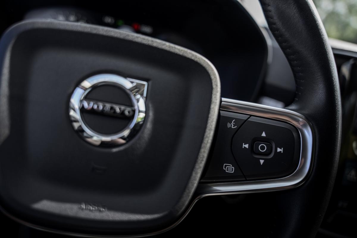 volvo-xc40-2021-hibrido-a-gasolina-1477cc