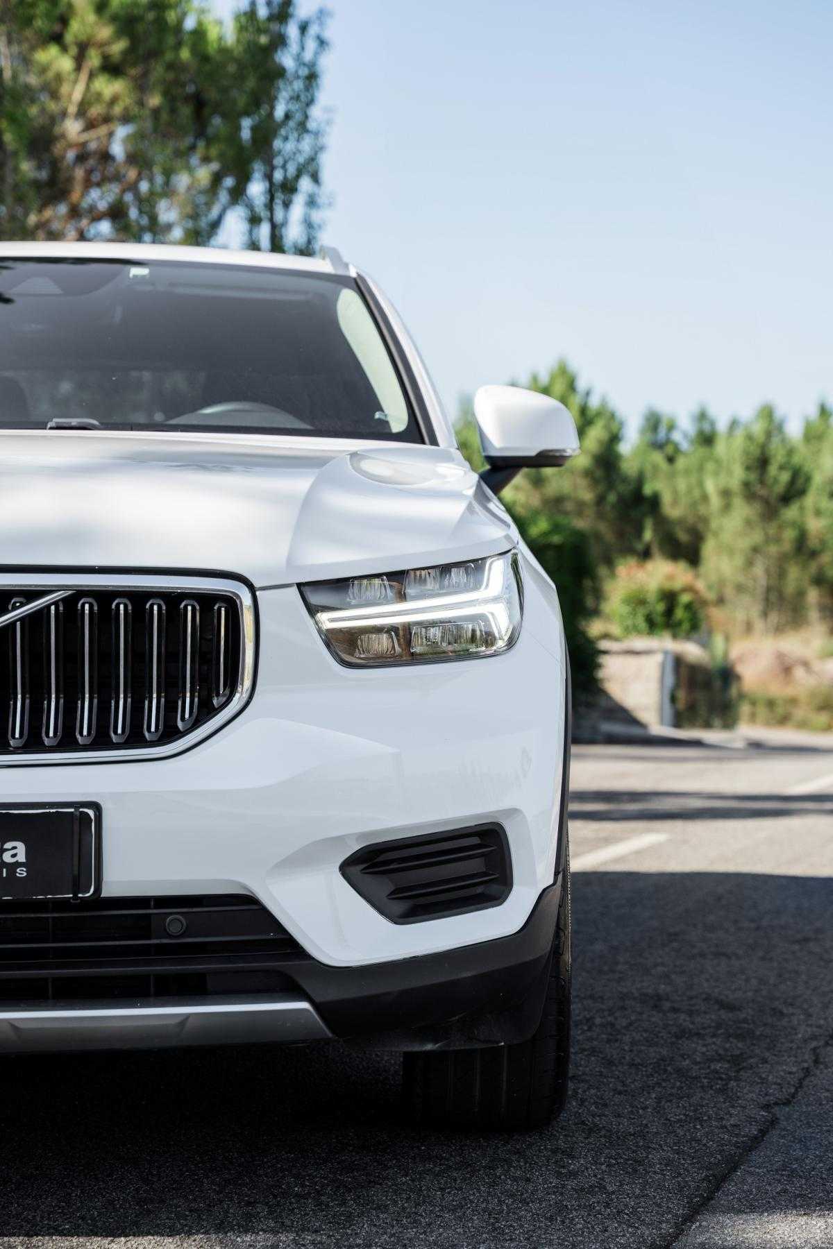 volvo-xc40-2022-hibrido-a-gasolina-1477cc