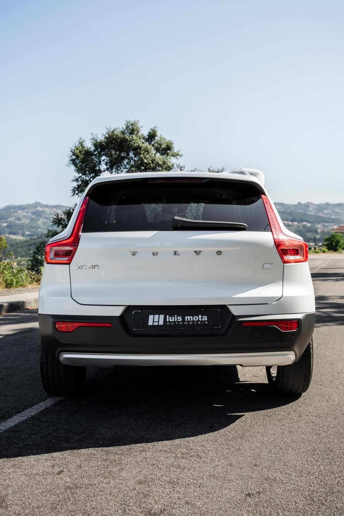 volvo-xc40-2022-hibrido-a-gasolina-1477cc