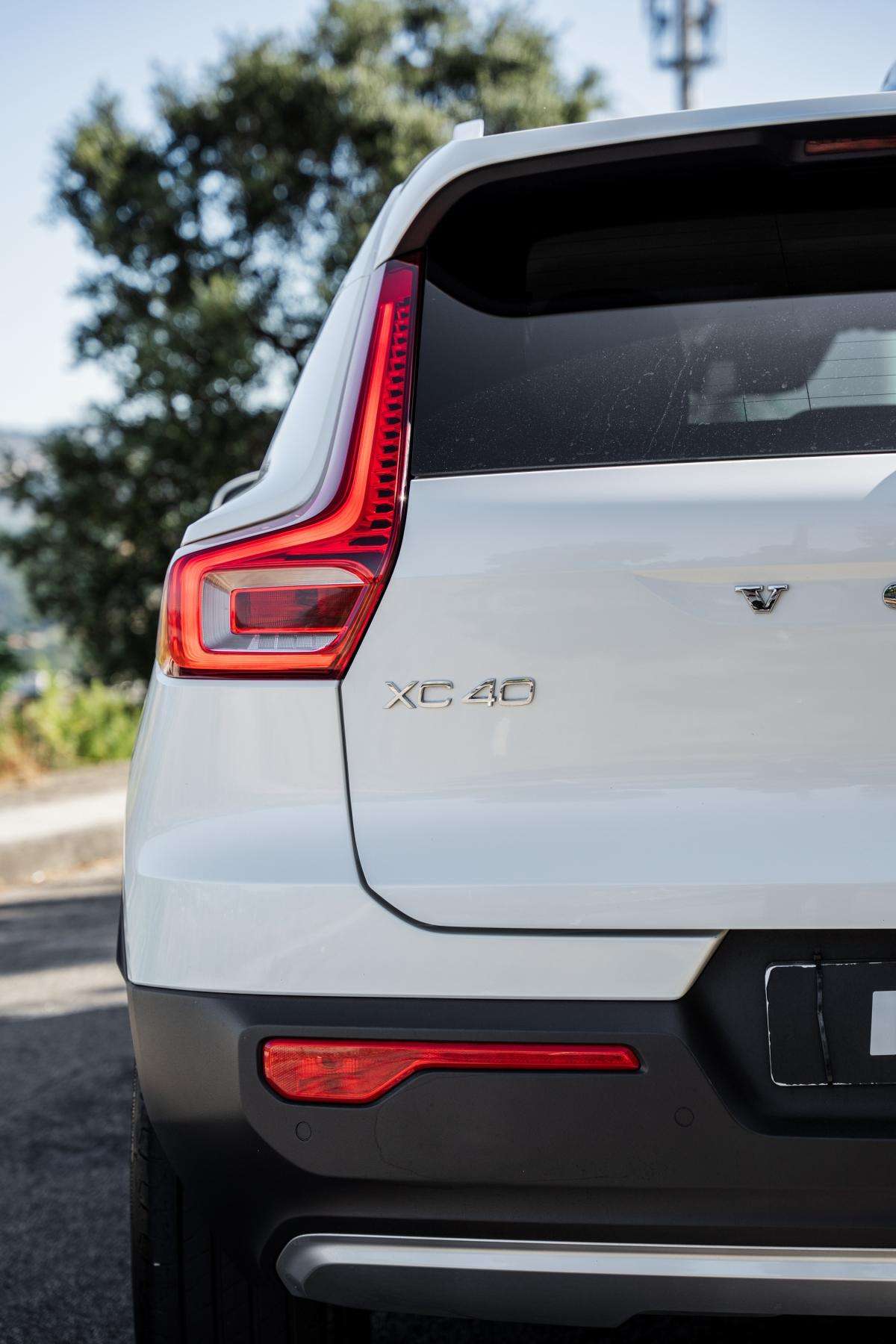 volvo-xc40-2022-hibrido-a-gasolina-1477cc