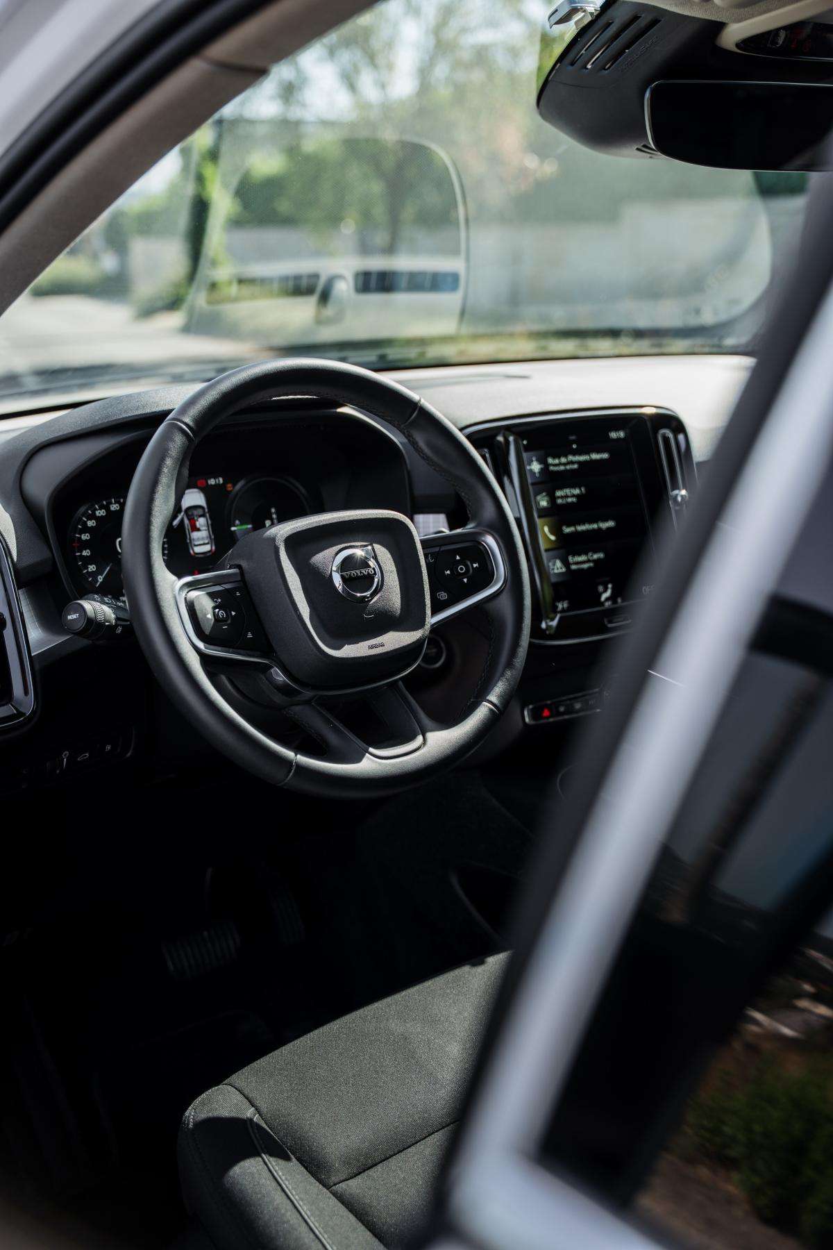 volvo-xc40-2022-hibrido-a-gasolina-1477cc