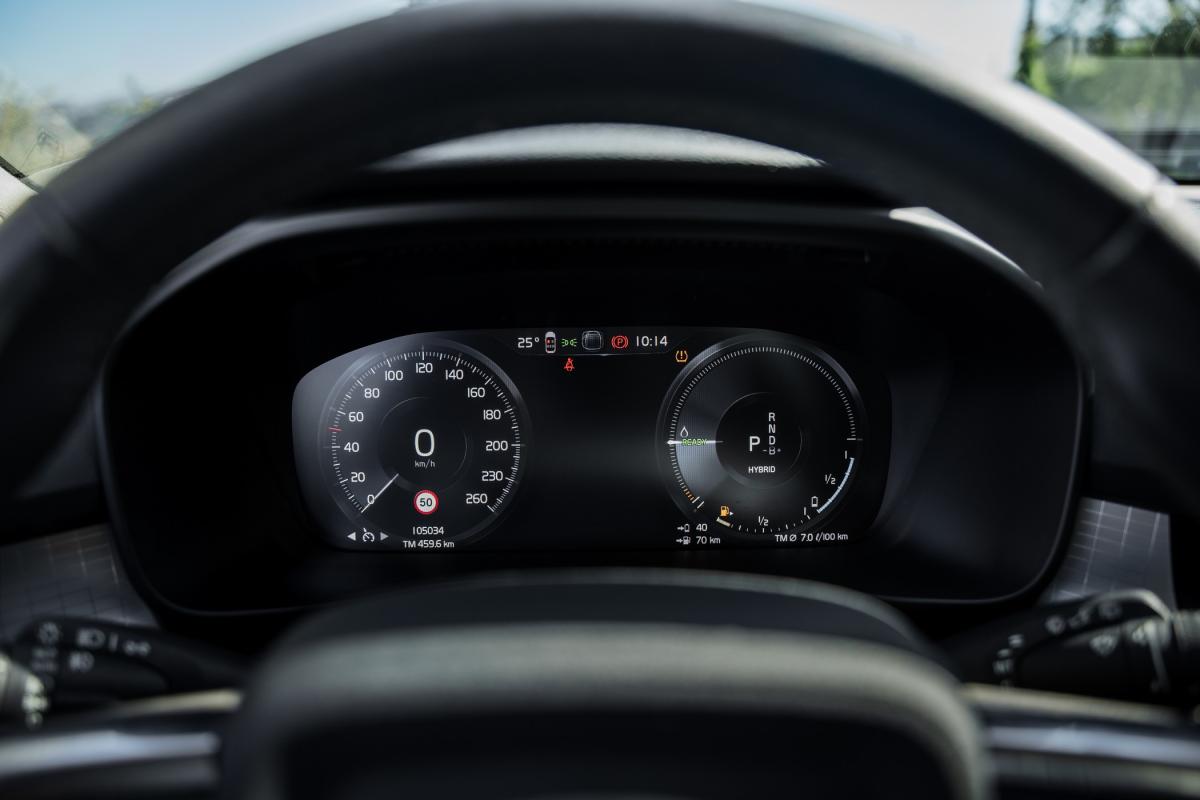 volvo-xc40-2022-hibrido-a-gasolina-1477cc