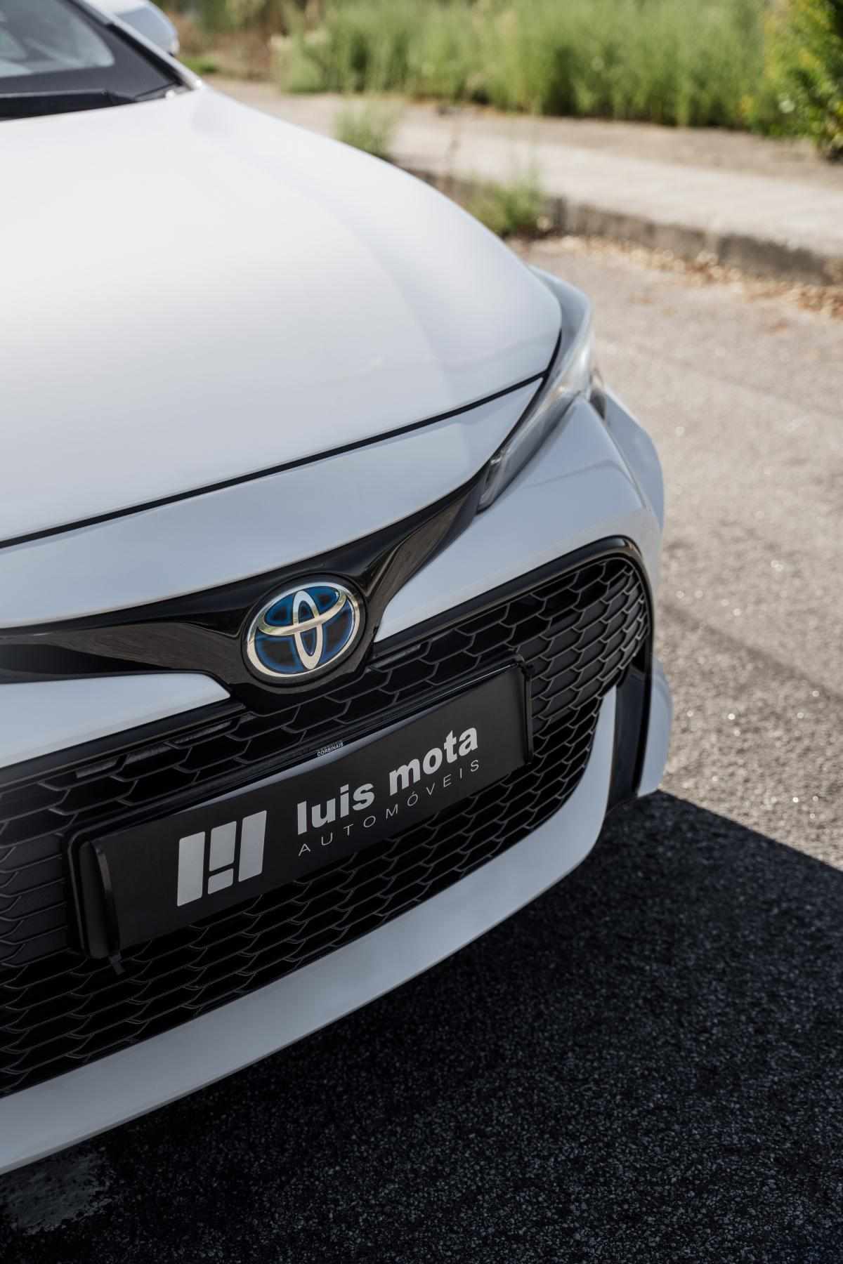 toyota-corolla-2021-hibrido-a-gasolina-1798cc