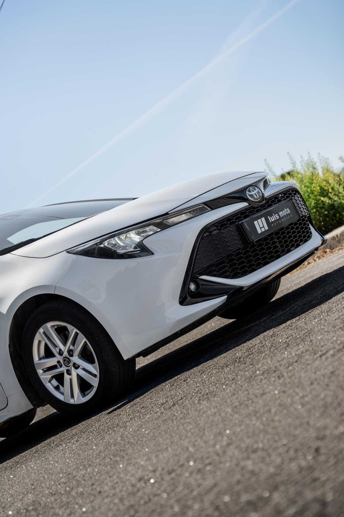 toyota-corolla-2021-hibrido-a-gasolina-1798cc