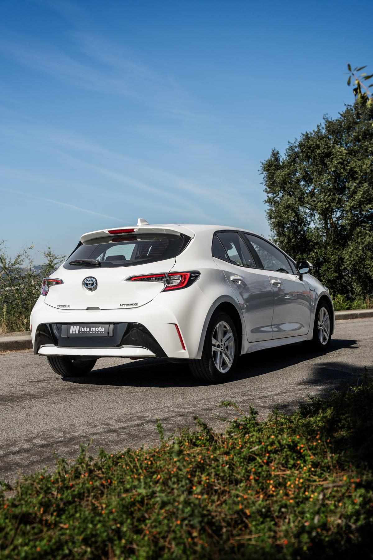 toyota-corolla-2021-hibrido-a-gasolina-1798cc