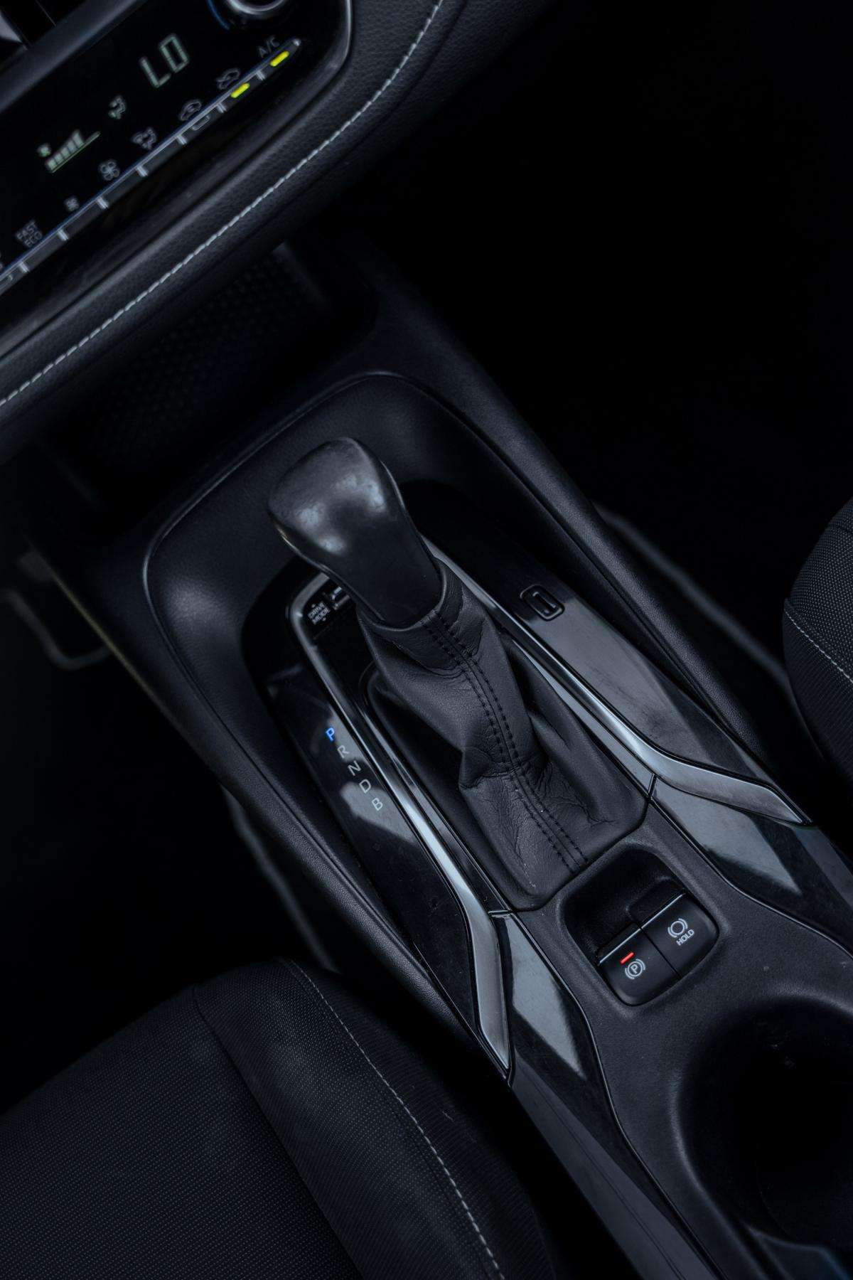 toyota-corolla-2021-hibrido-a-gasolina-1798cc