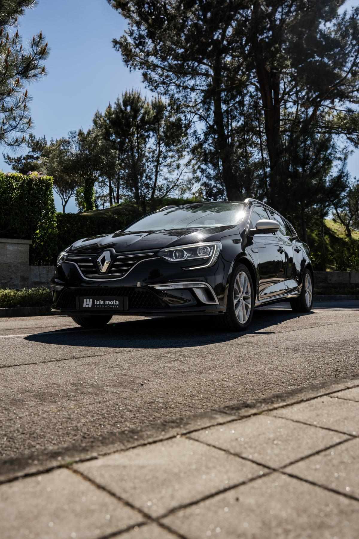 renault-megane-sport-tourer-2018-diesel-1461cc