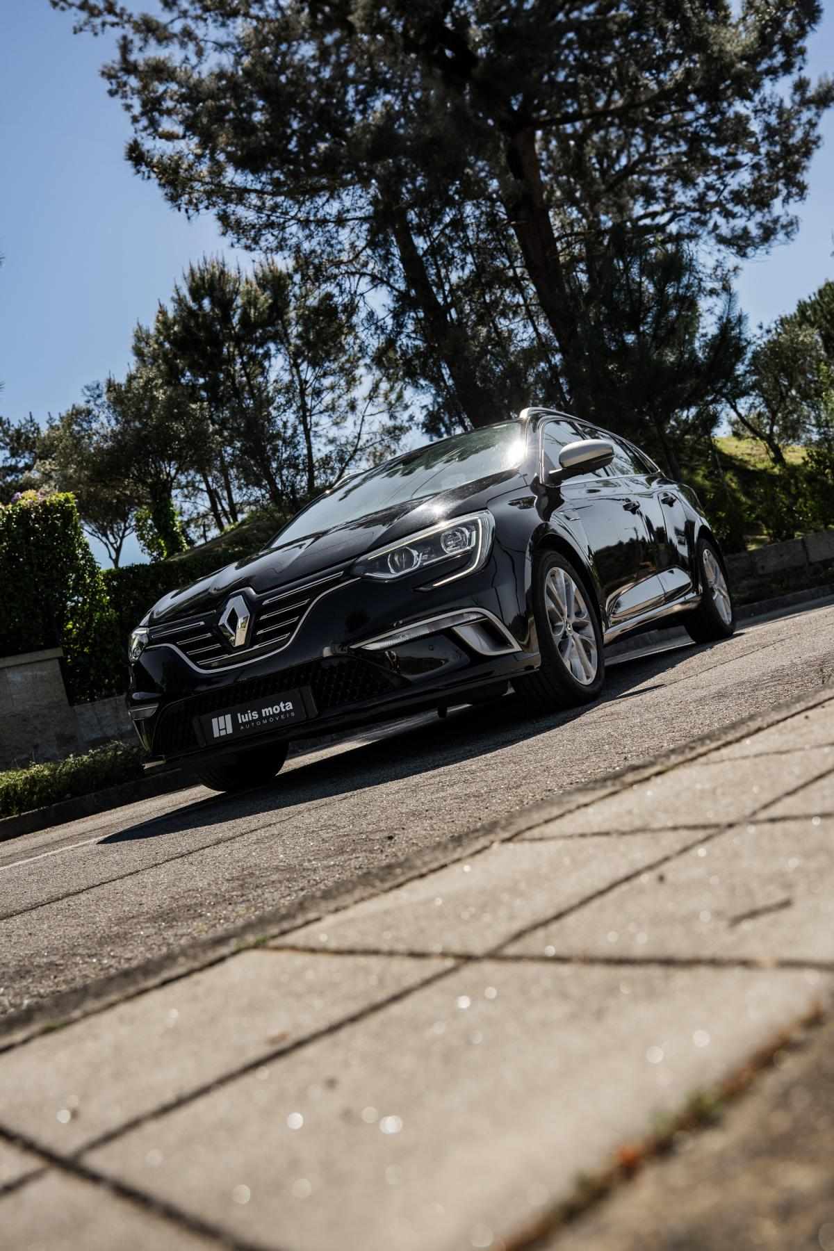 renault-megane-sport-tourer-2018-diesel-1461cc