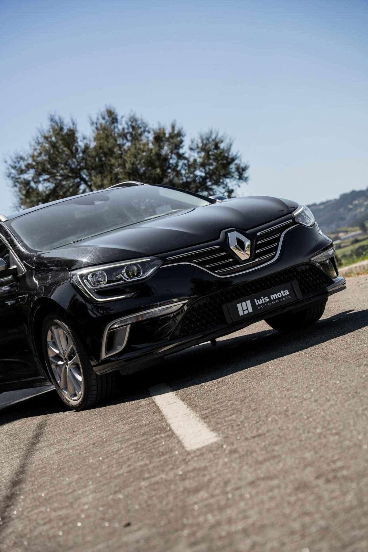 renault-megane-sport-tourer-2018-diesel-1461cc