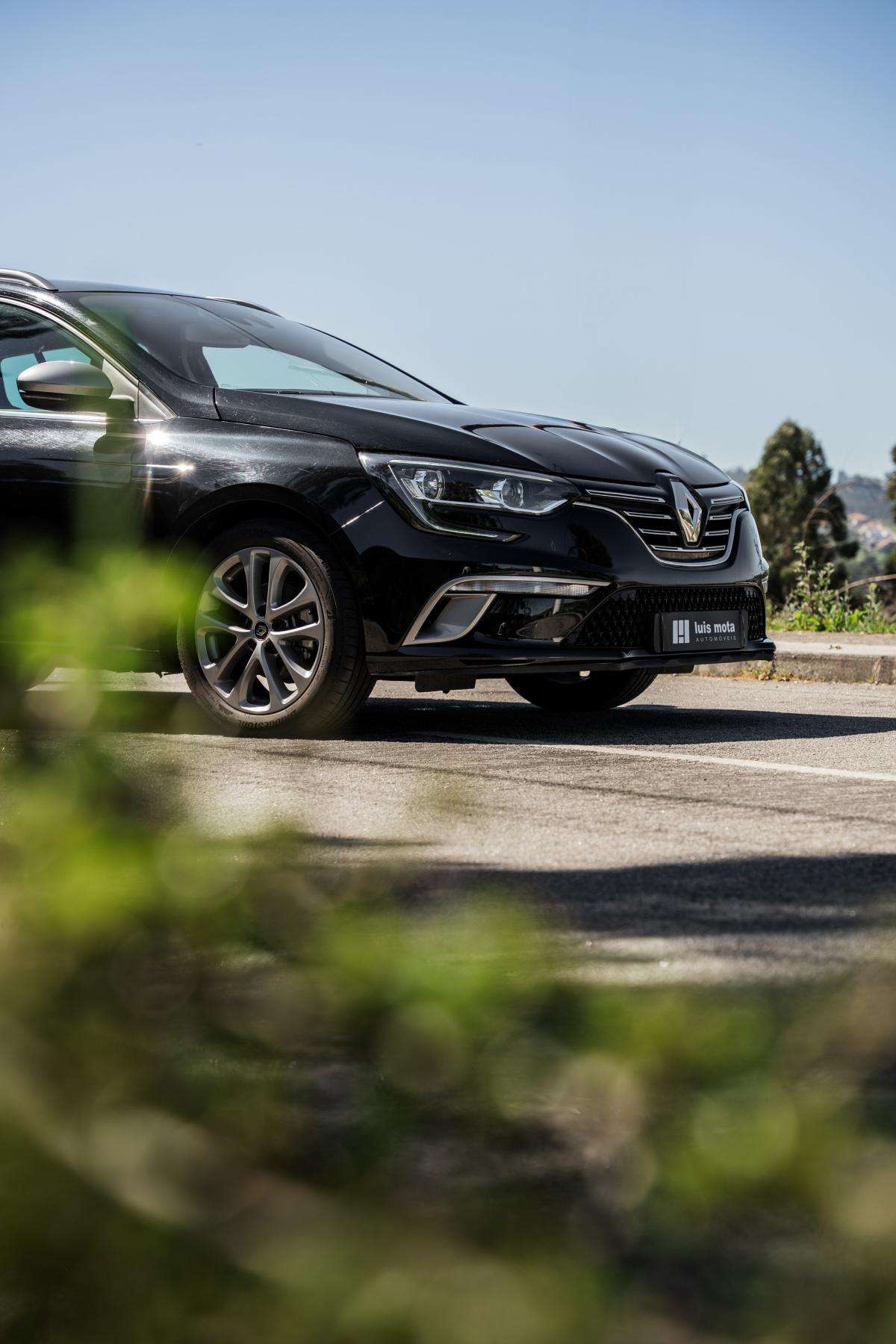 renault-megane-sport-tourer-2018-diesel-1461cc