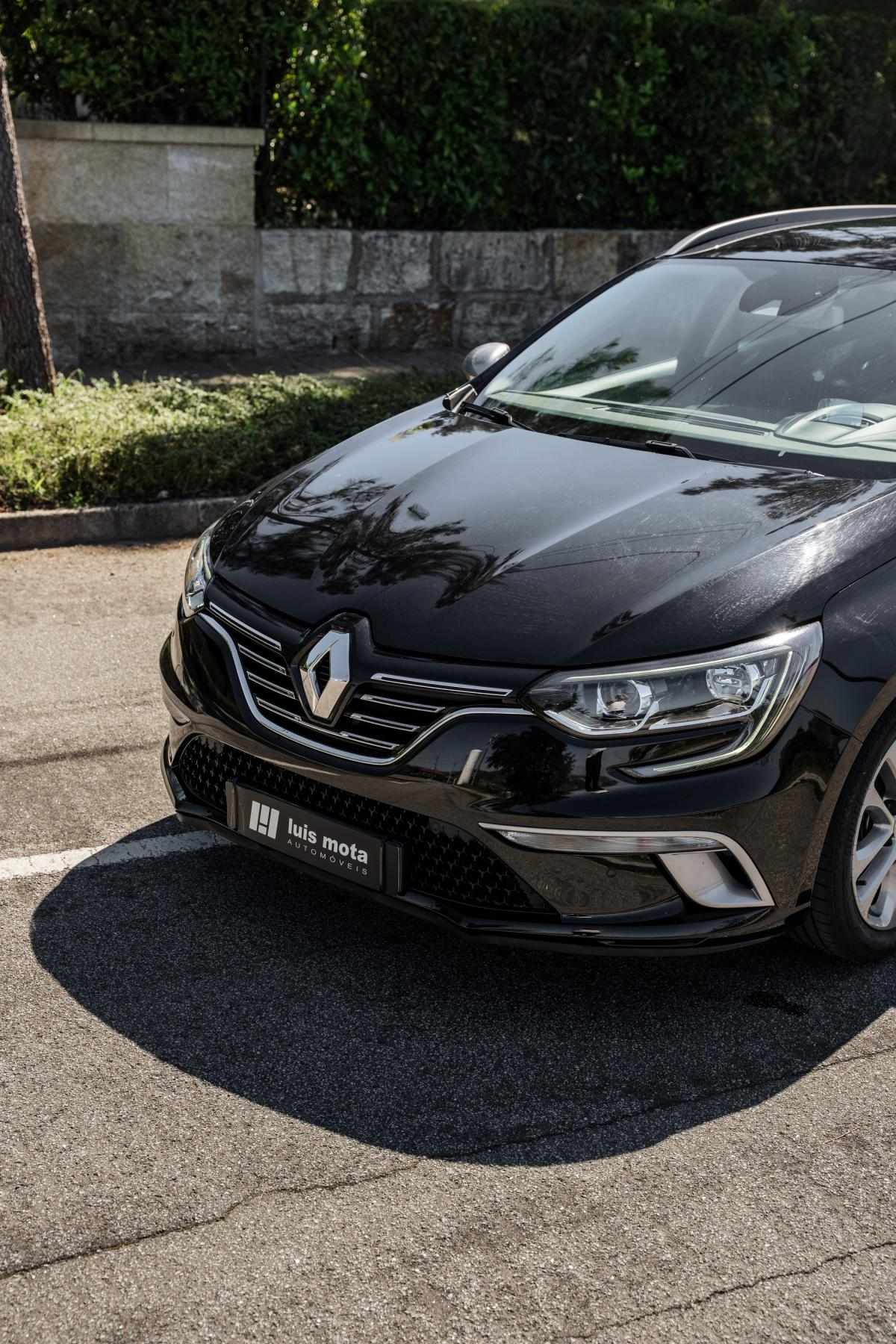 renault-megane-sport-tourer-2018-diesel-1461cc