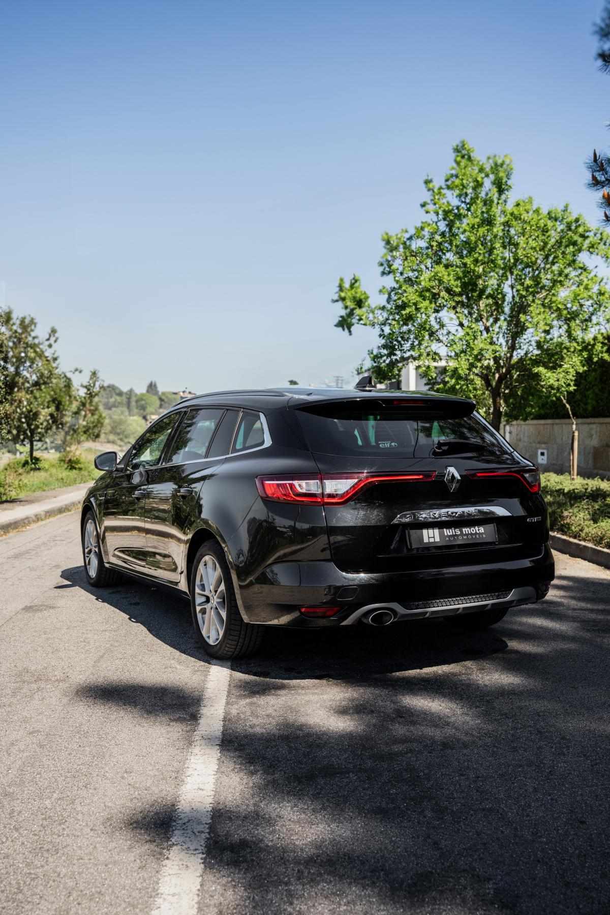 renault-megane-sport-tourer-2018-diesel-1461cc