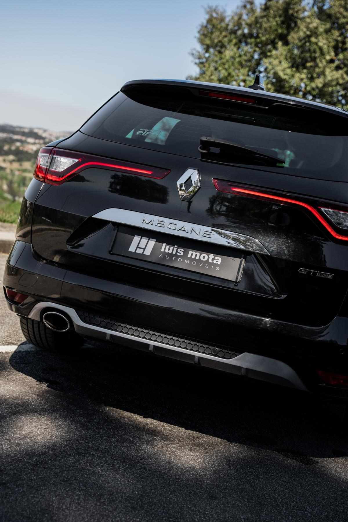 renault-megane-sport-tourer-2018-diesel-1461cc