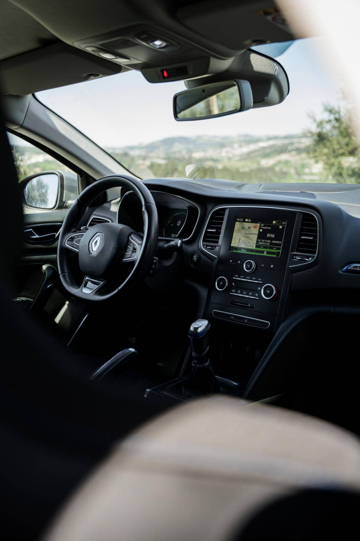 renault-megane-sport-tourer-2018-diesel-1461cc