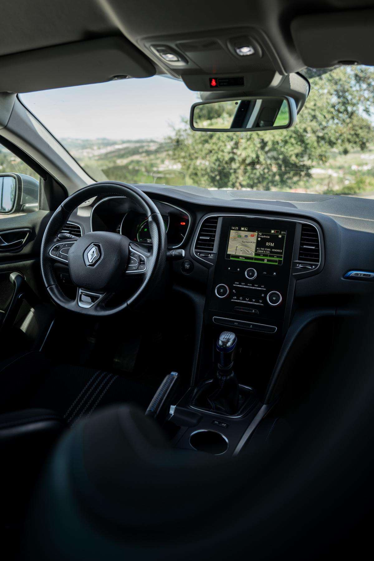 renault-megane-sport-tourer-2018-diesel-1461cc