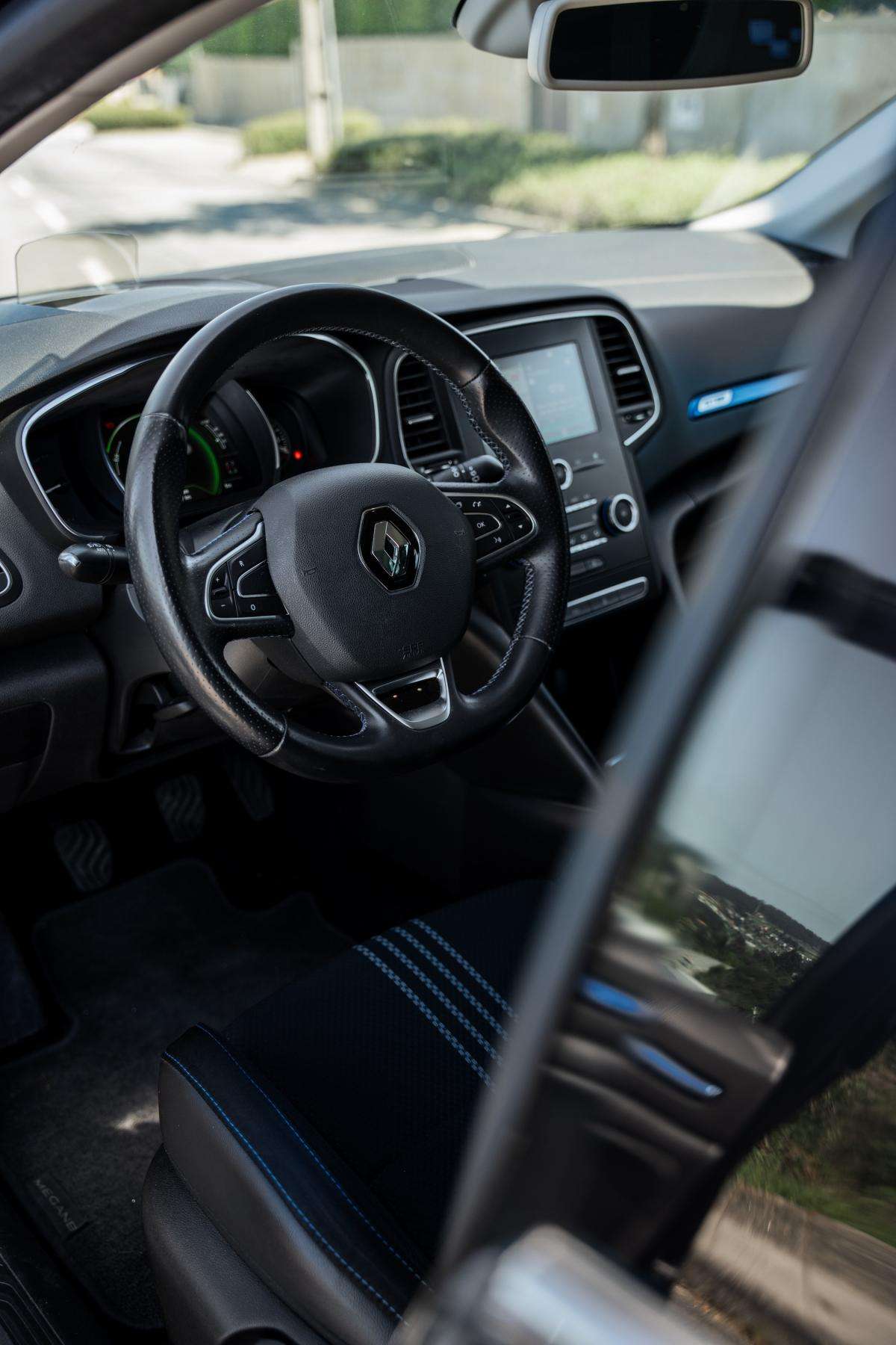 renault-megane-sport-tourer-2018-diesel-1461cc