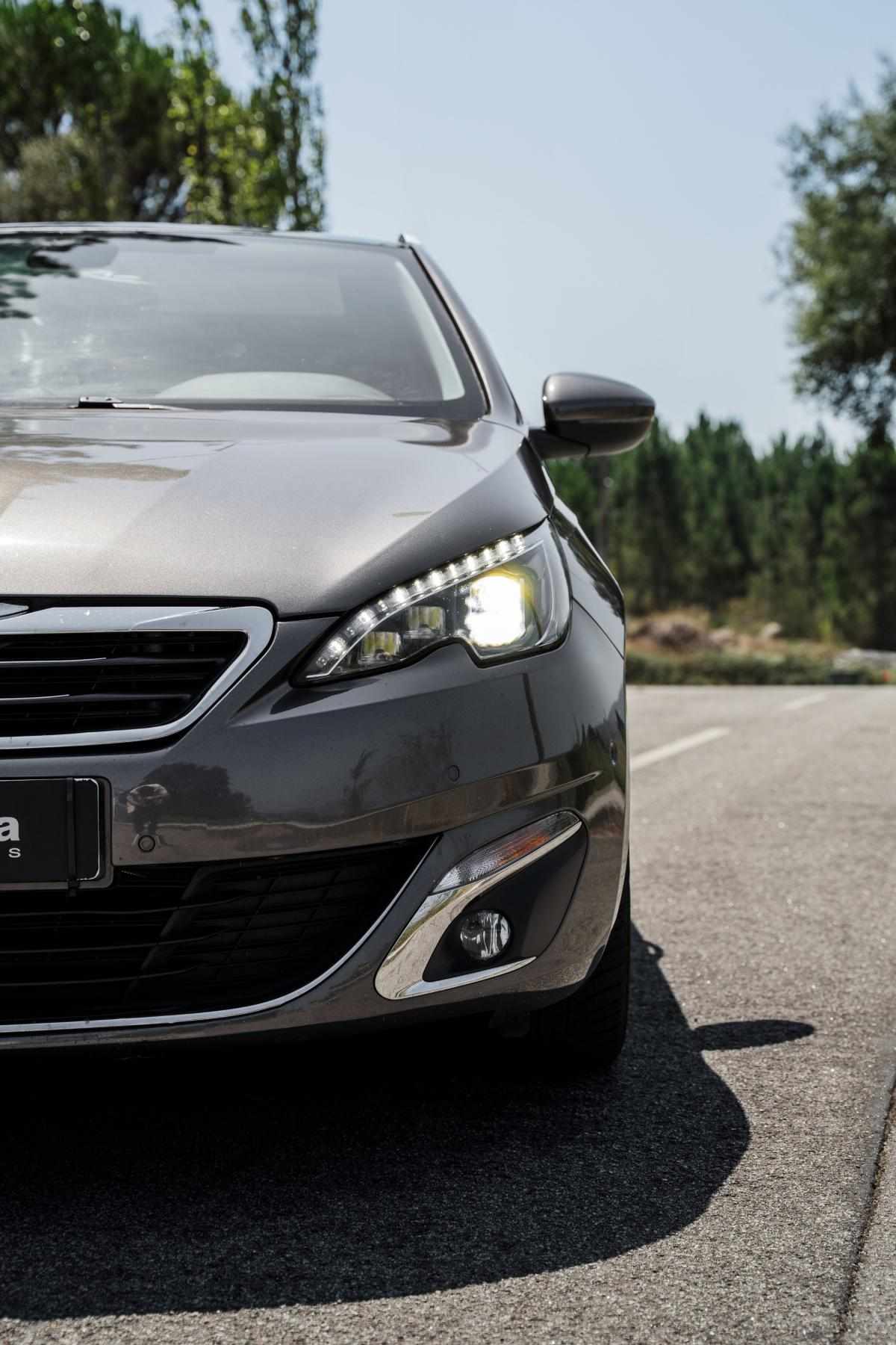 peugeot-308-sw-2015-diesel-1560cc