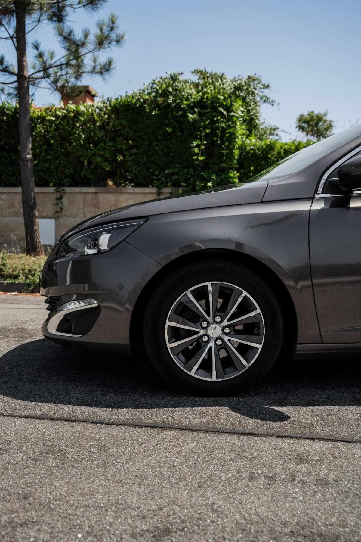 peugeot-308-sw-2015-diesel-1560cc