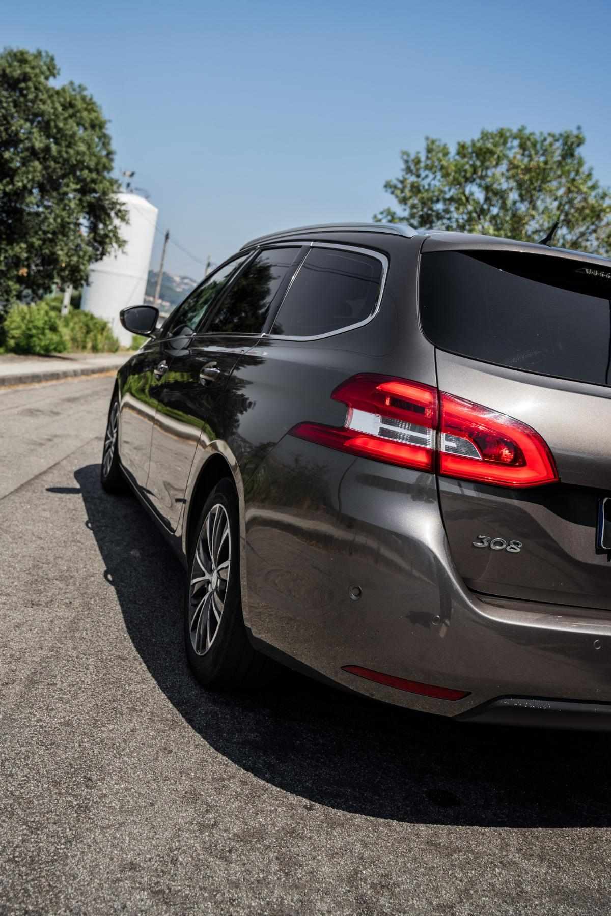 peugeot-308-sw-2015-diesel-1560cc