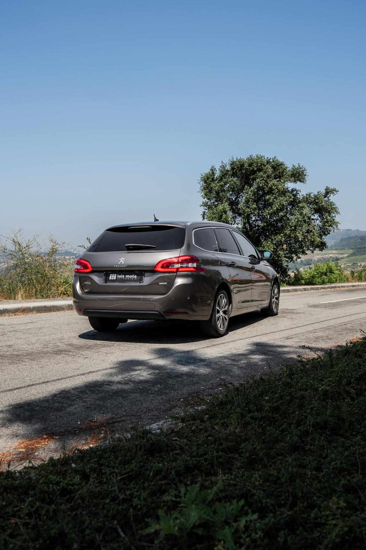 peugeot-308-sw-2015-diesel-1560cc