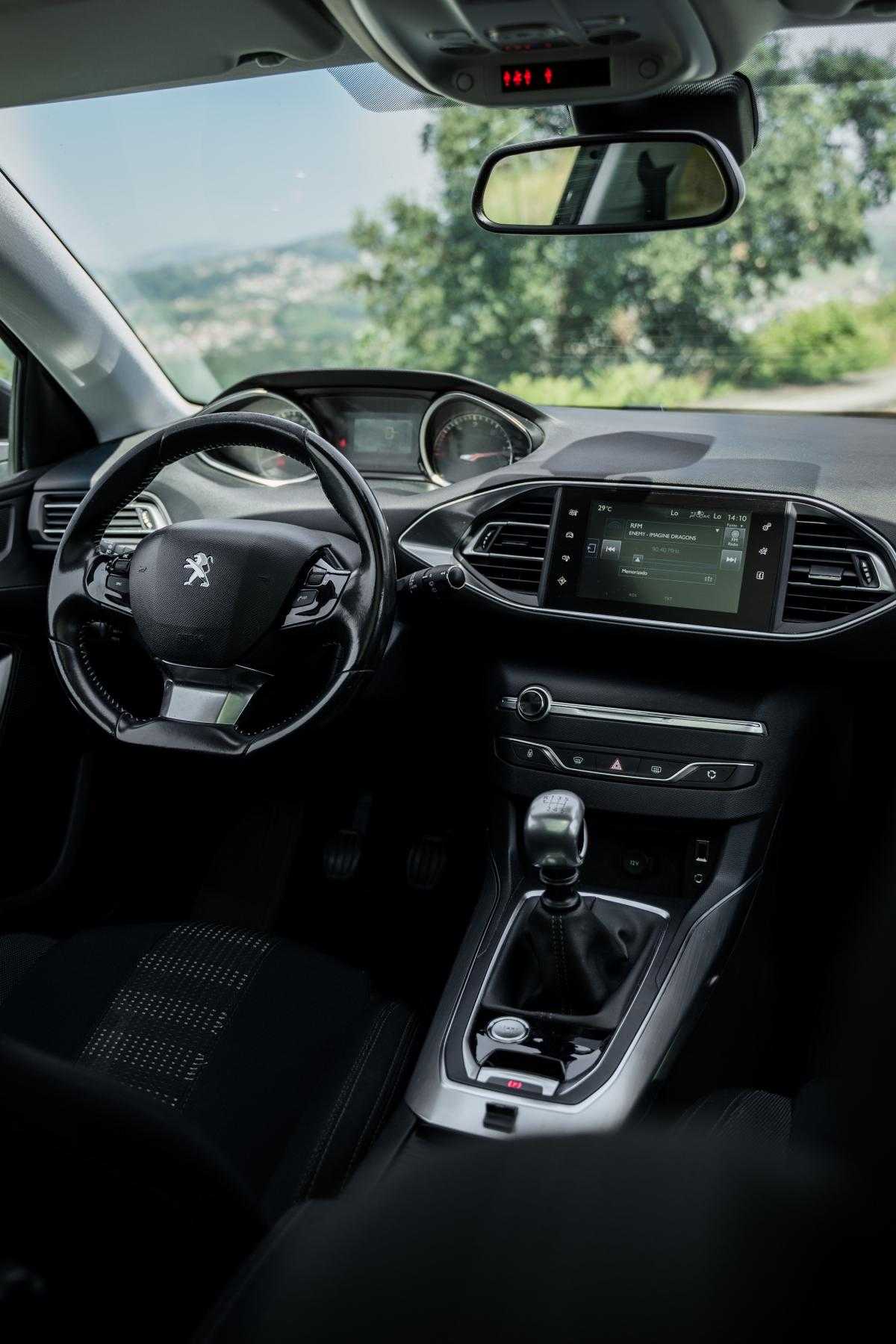 peugeot-308-sw-2015-diesel-1560cc