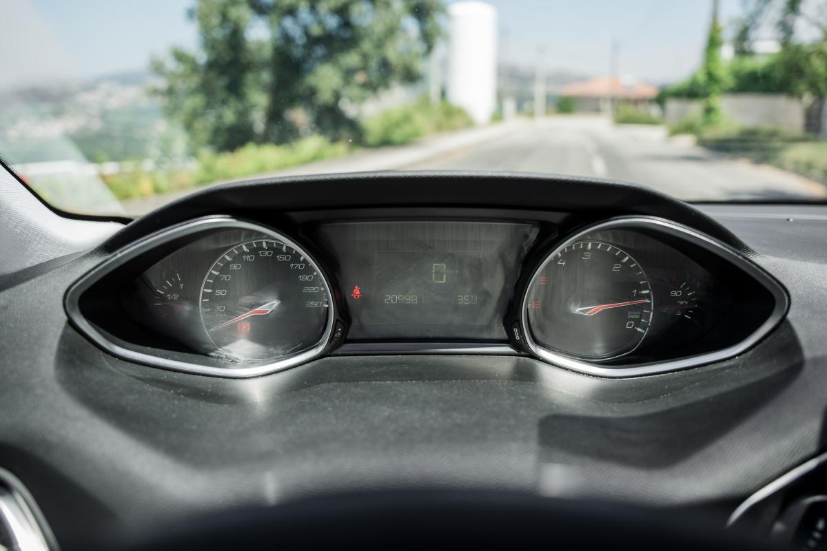 peugeot-308-sw-2015-diesel-1560cc